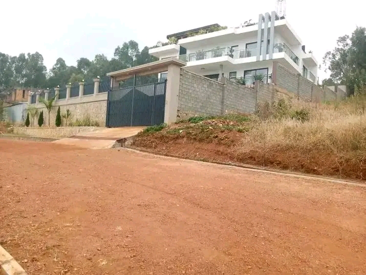 A very big Plot for sale at Rebero - 350M