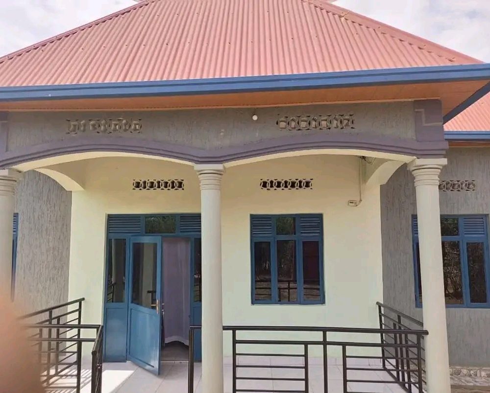 Inzu NZIZA igurishwa I GIHARA - 35 M