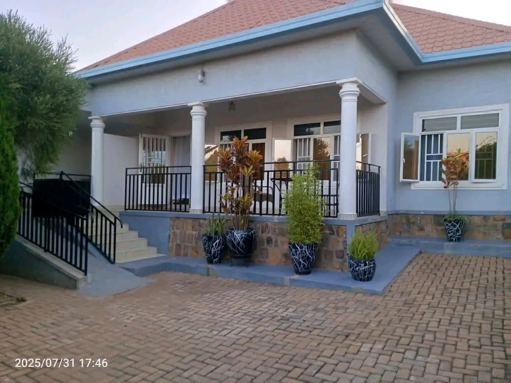 INZU IGURISHWA BYIHUSE // KIMIRONKO HAFI YA GEREZA - 100M