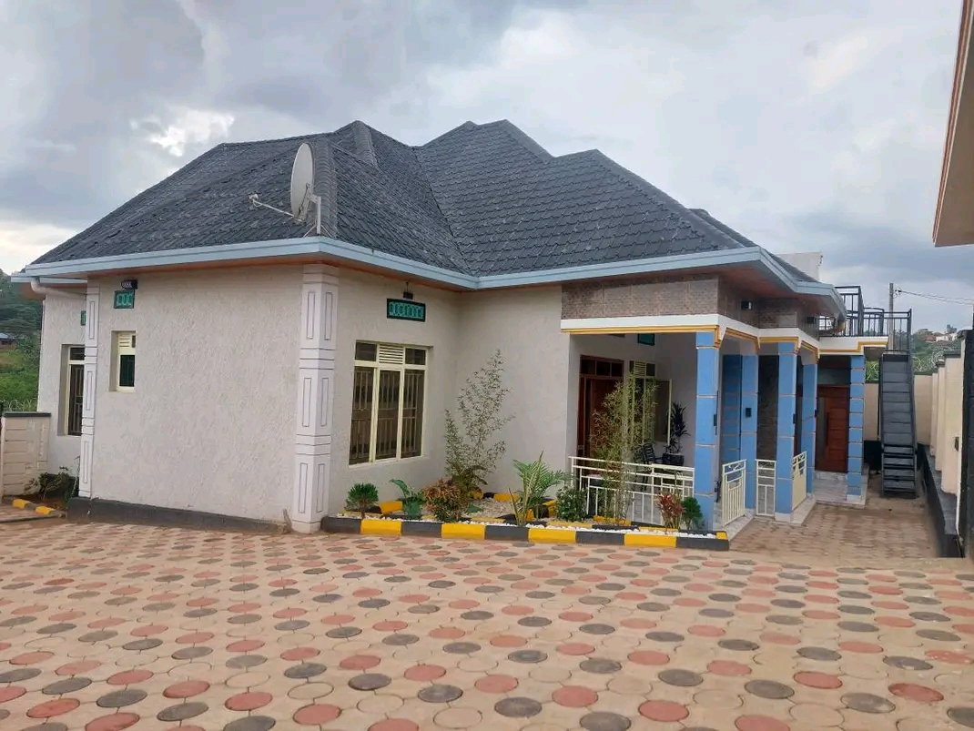 INZU NZIZA IGURISHWA// HOUSE FOR SALE - KABEZA - 105M