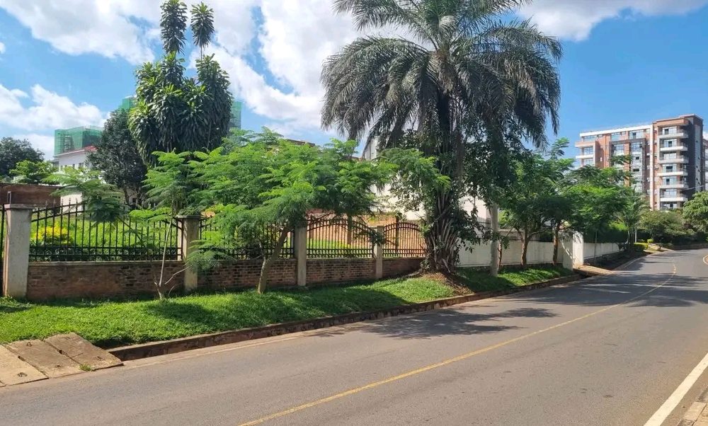 Large Plot with a house for Sale at Kimihurura