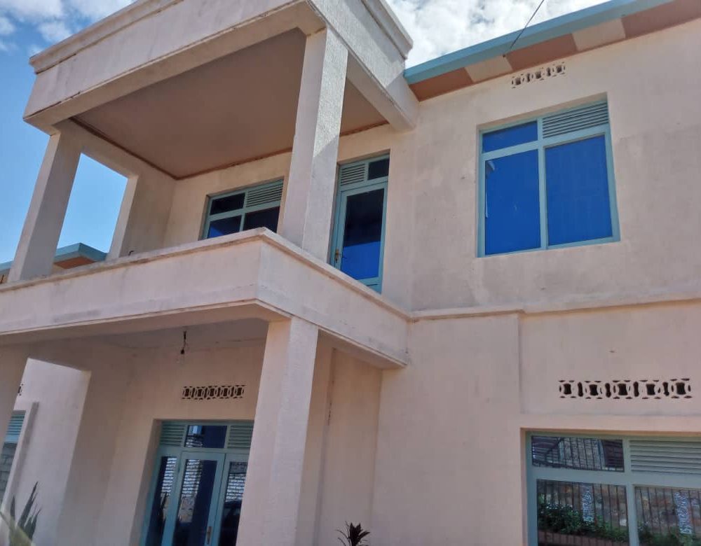 Inzu nziza igurishwa / Beautiful house for SALE at GASOGI - 110M