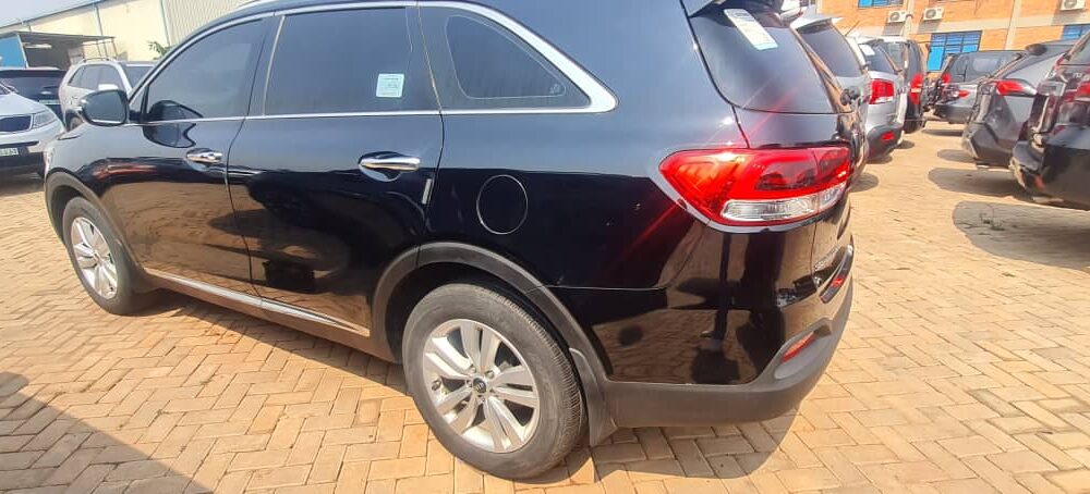 Iyi modoka nziza bihebuje iri Ku isoko // Solento 2015 For Sale